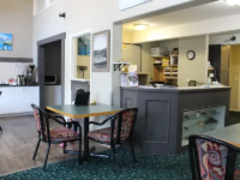 Monashee Lodge Hotels in Revelstoke