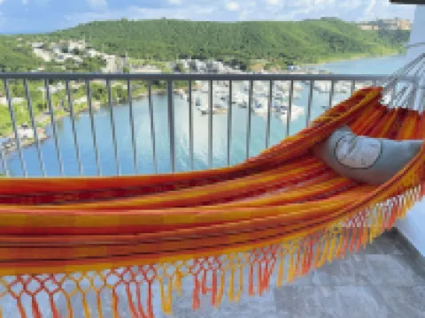 Oceanfront VIEW Fajardo, 2 BDRM+2BA Condo A/C, Olympic sized Outdoor Pool, WIFI