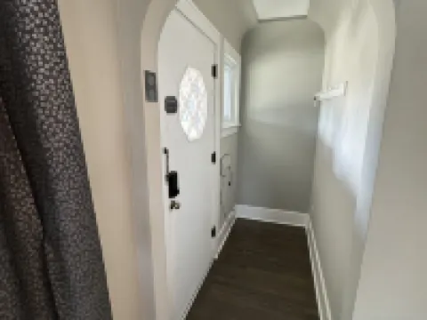 Spacious Retreat Near Convention Centers 4 Bedroom Home by RedAwning Hotels in Des Plaines