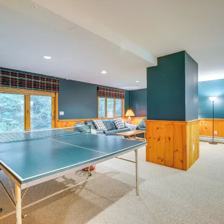 Spacious Dover Refuge ~ 5 Mi to Mount Snow!