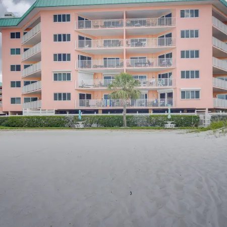 Steps to Beach, Pool Access Indian Shores Condo