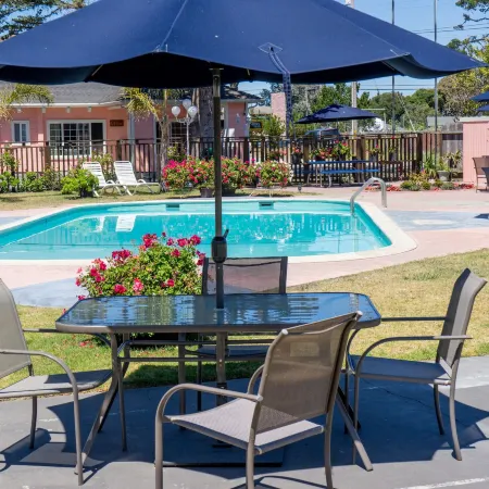 Butterfly Grove Inn