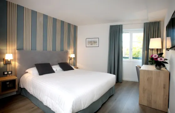 尼韋勒羅吉斯酒店