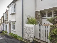 11 Robinsons Row Hotels in Salcombe