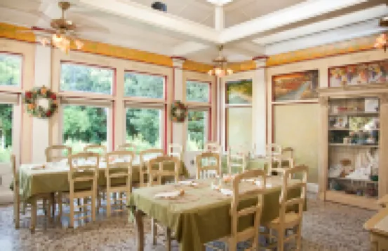 Churchill Manor