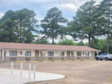Clear Lakes Inn Hotels in Quitman