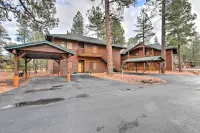 Pinetop Escape: Charming Mountain Condo w/ Balcony - Apartments