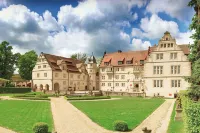 Schlosshotel Münchhausen Hotels in Extertal