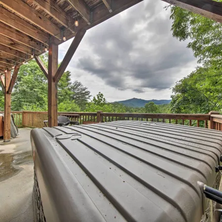 Rustic Young Harris Cabin w/ Fire Pit & Views