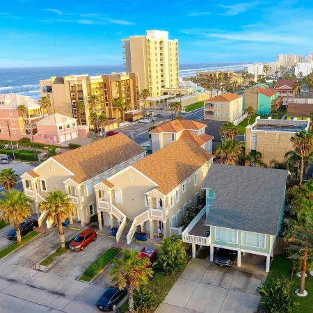 South Padre Home w/ Pool & Hot Tub: Walk to Beach!
