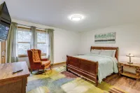 On-site Lake & Gazebo: Cabin in Yellow Springs!
