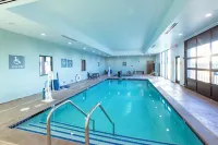 La Quinta Inn and Suites by Wyndham Lincoln - Pools