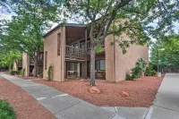 Pool Access & Private Deck: Condo in Sedona - Holiday Apartments