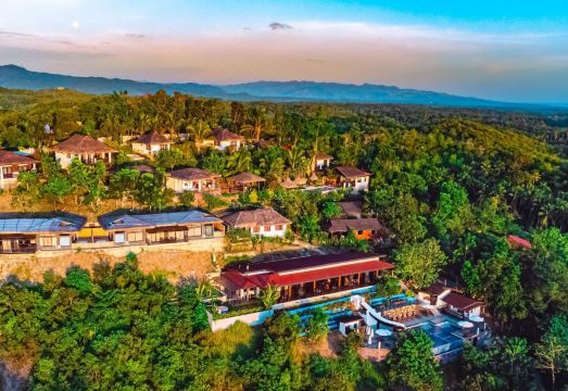 마르키스 선라이즈 선셋 리조트 앤 스파