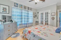 Bright & Fun 3Br Cozy Nook 3 Bedroom Home by RedAwning