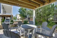 Idyllic South Bethany Home w/ Private Beach Access - Homestays