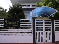 Hotel Galyrod House - parcheggio