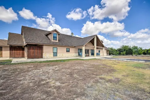 Luxury San Antonio Retreat 110-Acre Private Ranch