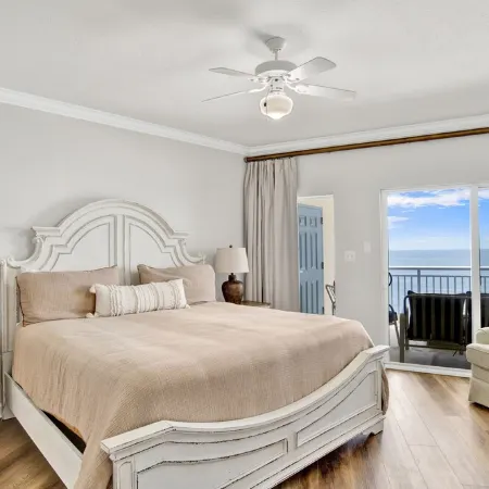 Oversize beachfront condo w/ Gulf view