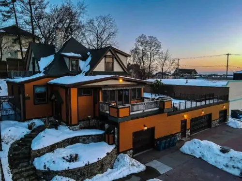 Orange Cadillac - Stunning 6 Br/3 BA 11 Beds Home 캐딜락 호텔