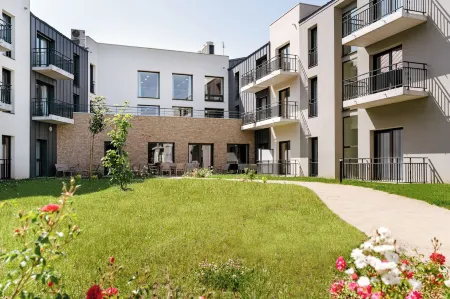 Zenitude Hôtel-Résidences Ploërmel Отели рядом с достопримечательностью «La Maison du Graal»