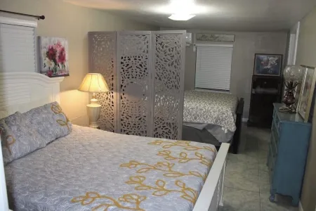 Downtown & Southtown leisure district, trendy cafe's, restaurants,  bar's