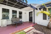 NEW Sunset Serenity - South Tampa Home with Pool - Bungalows