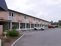 費爾賽德套房旅館 - 停車場