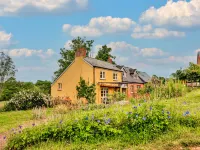 Beili Glas Cottage Hotel dekat Shire Hall