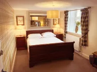 Inn for All Seasons Hotels in Burford