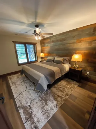 New Cabin on Yellow River at Castle Rock Lake. 3 minutes to Buckhorn Grill & Bar Отели в г. Джермантаун