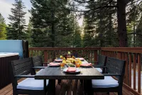 Wolfe by AvantStay 5Mins NorthStar w Hot Tub, Fireplace, 2 Private Decks
