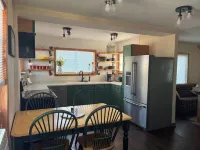 Beautiful Big 3-bedroom house with WiFi, AC in tranquil Storm Lake