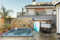 Sand Castle by AvantStay Beach House on Balboa Peninsula w Patio Hot Tub