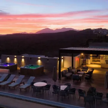 For couples, petfriendly 2 BR ocean view 18 4pax