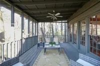 Rustic, Private, Cozy Cabin Getaway in Mountains of Big Canoe