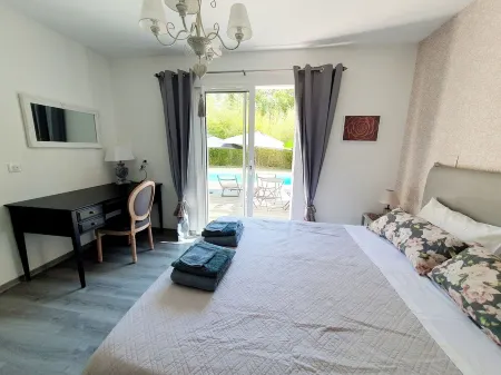 Au Bois JoliVilla ombragéPiscine privée, sécurisée4 chambresPrès de Bergerac