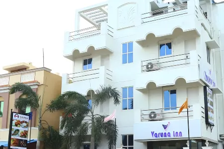 Varuna Inn Banquets & Resort Отели в г. Вада Неммели