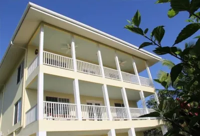 Safe Hilltop Villa in Gated Community on Main Island(Colon) 5 minutes from Town Hotels in 