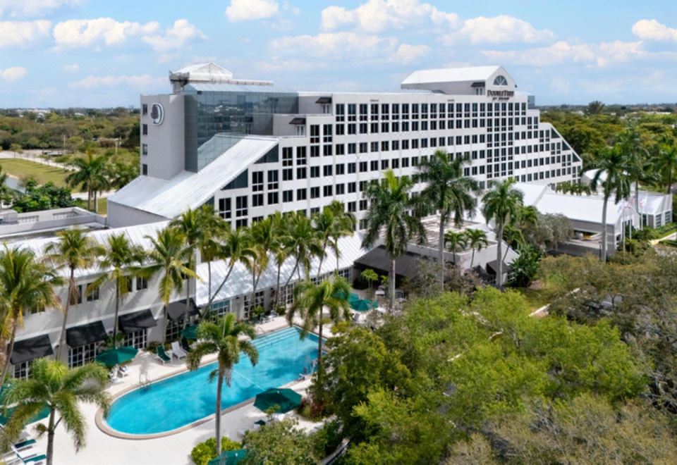 1. 더블트리 바이 ..