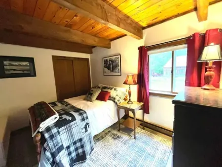 Loose Moose Lodge - Attitash, StoryLand, N. Conway Отели в г. Бартлетт