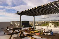 Yenns Marina Inn Mercy Hotels in Ginowan