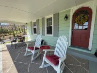Charming cottage close to Juniata College overlooking historic Huntingdon