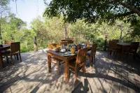 Amaara Forest Hotel Sigiriya - Infinity Pools
