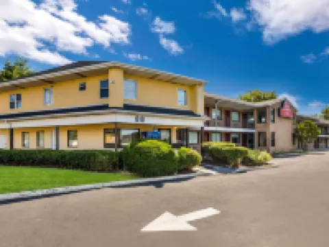 Red Carpet Inn Edison Hotels in Edison