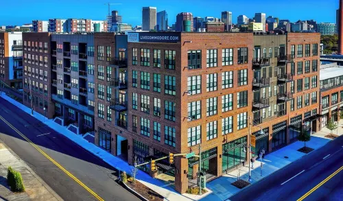 2-Story Penthouse  2 Balconies, Skyline View, Pool, Gym, Yoga Studio & Workspace