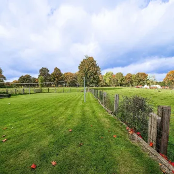 Charming Cottage with Hot Tub & Sauna, High Fens