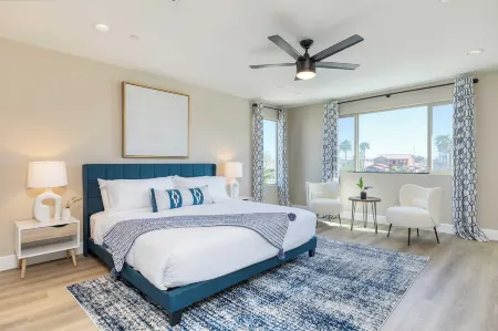 Desert Eden by Avantstay 6Br w/ Ensuite Backyard Oasis w/ Pool & Hot Tub!