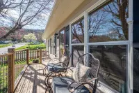 2 Homes - 4 Beds /2 BAs - Easy Walk to Downtown West Jefferson.