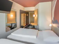 B&B Hotel Kassel-Lohfelden Hotels near Wesertor